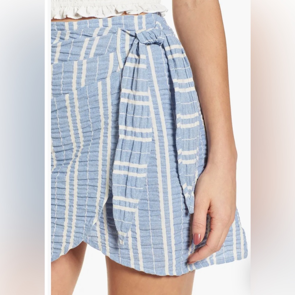 New LOST + WANDER Waves Wrap Front Skirt - Picture 3 of 5